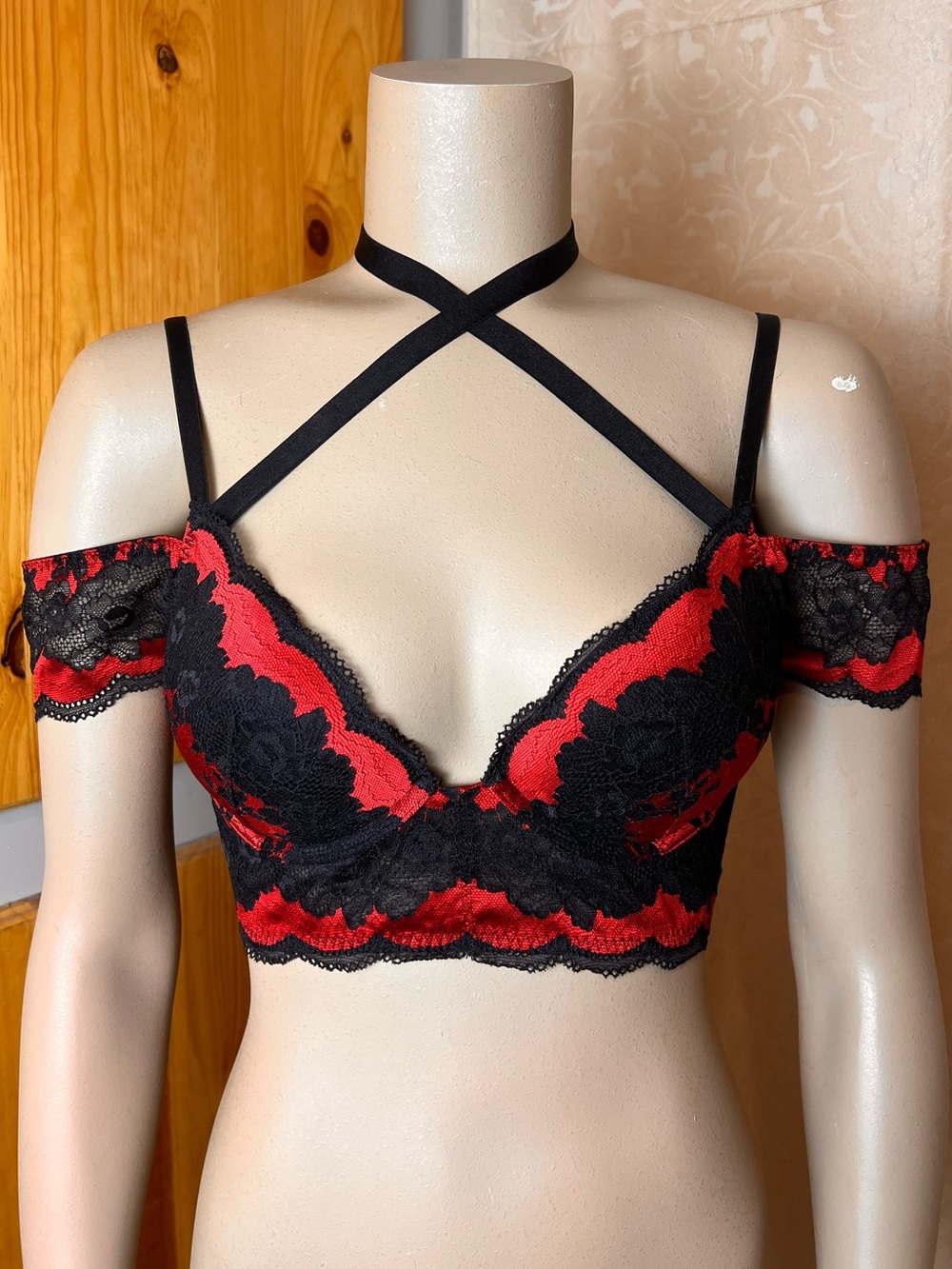 32C | La Senza Black and Red Lace Bustier Strappy Bra Top with Sleeves